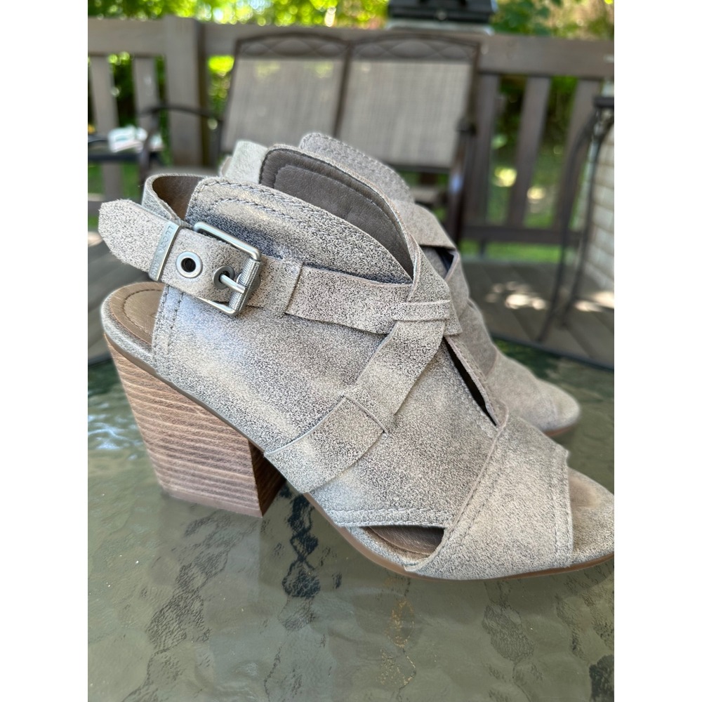 Lucca Lane‎ Sandal Analise Block Heel Buckle Detail Open Toe Leather Upper 8.5M